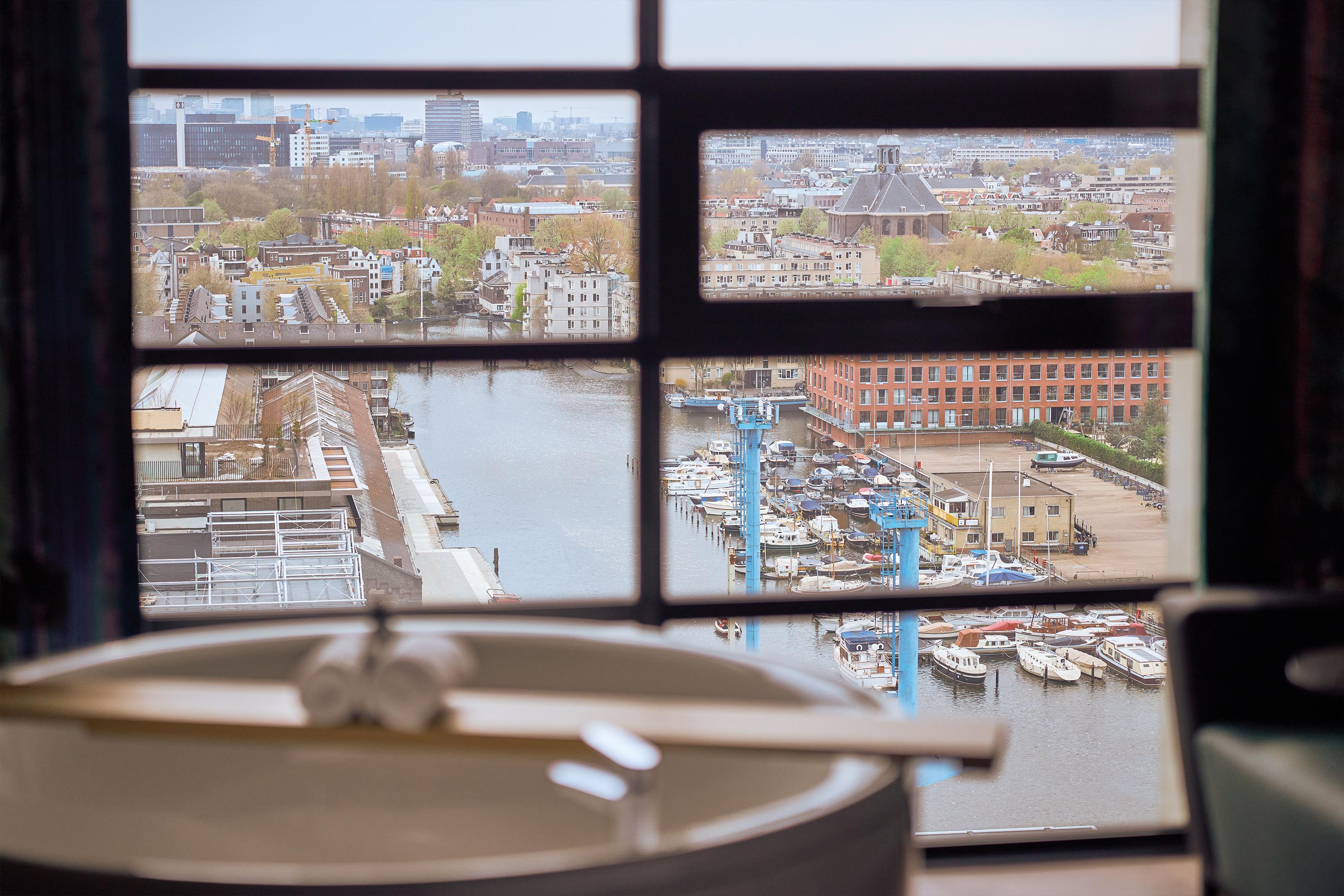 Inntel Hotels Amsterdam Landmark 外观 照片 View of the city of Rotterdam from the top of the tower
