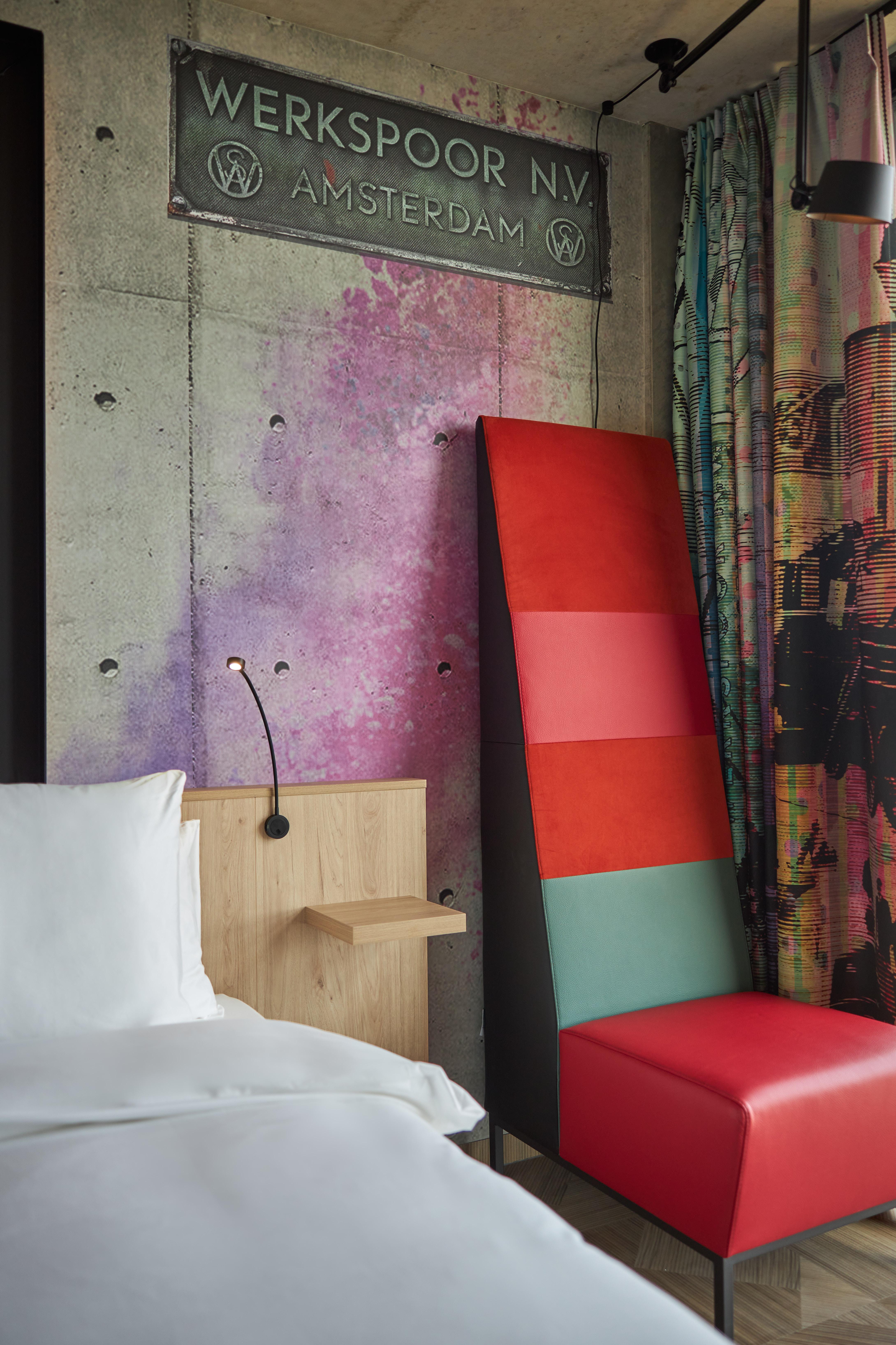 Inntel Hotels Amsterdam Landmark 外观 照片 The sign of Werkspoor on the wall of the hotel