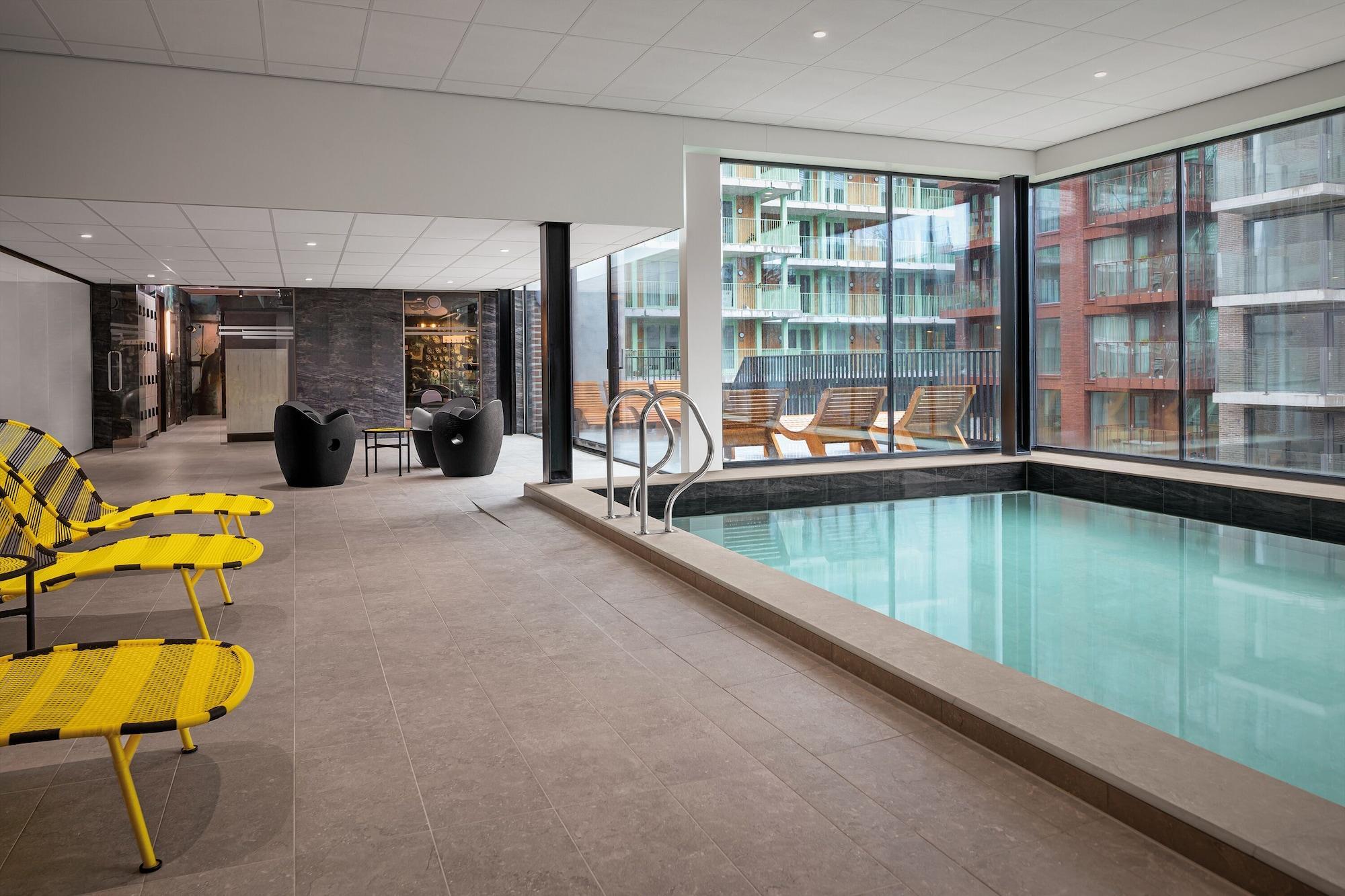 Inntel Hotels Amsterdam Landmark 外观 照片 The swimming pool at the hotel