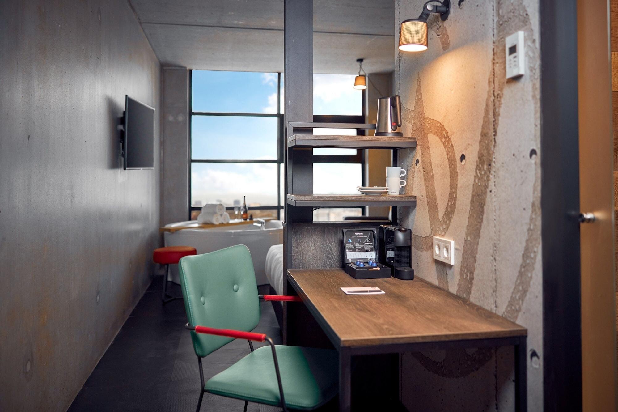 Inntel Hotels Amsterdam Landmark 外观 照片 Interior of a room at the hotel